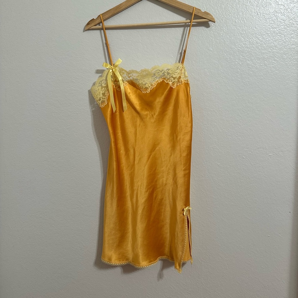 HTF Victoria’s Secret Slip (like new)